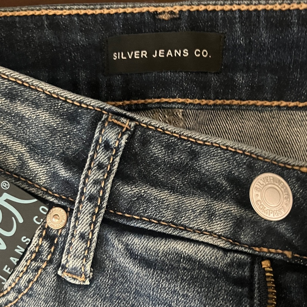 Silver Jeans Classic Blue Denim Capri - Picture 7 of 9